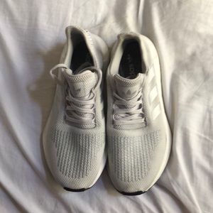 Women’s white/silver Adidas swift run